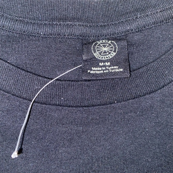 URBAN OUTFITTERS- dragon long sleeve crop top - Picture 2 of 3